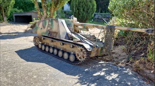 Aus dem Regal - 1/16 RC Panzer ~*Nashorn* - Malzburg Airbrush Edition